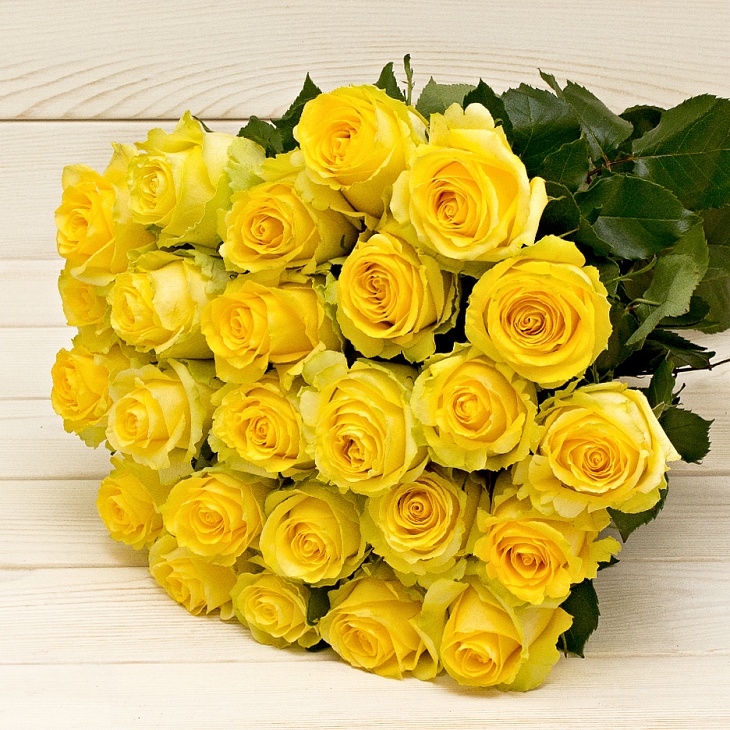 Yellow roses bouquet 50 cm with flower delivery in Jekabpils